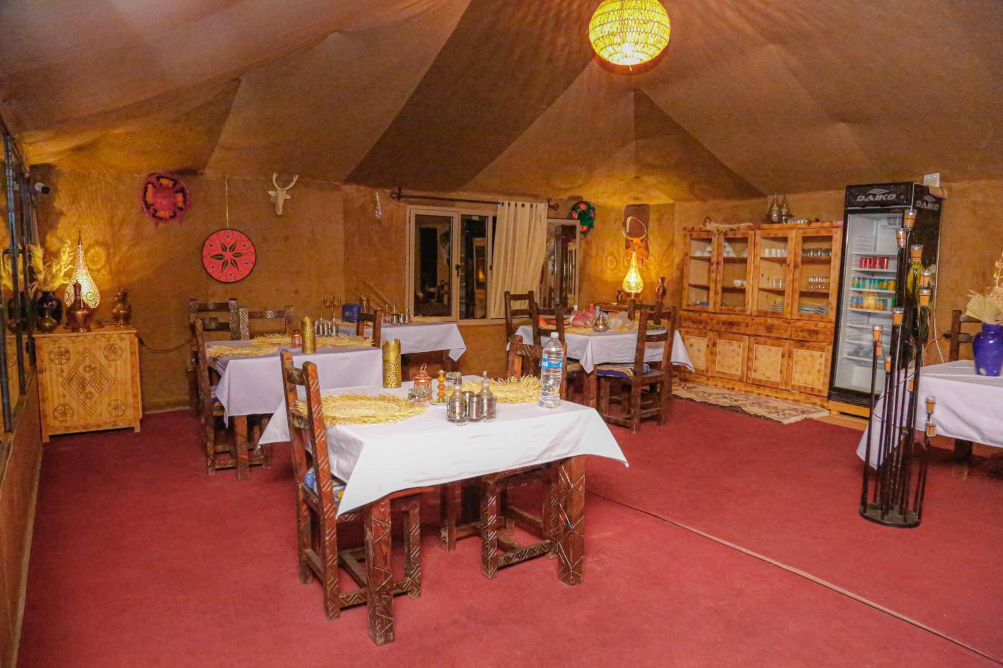 Nizar Luxury Tent Мерзуга Экстерьер фото